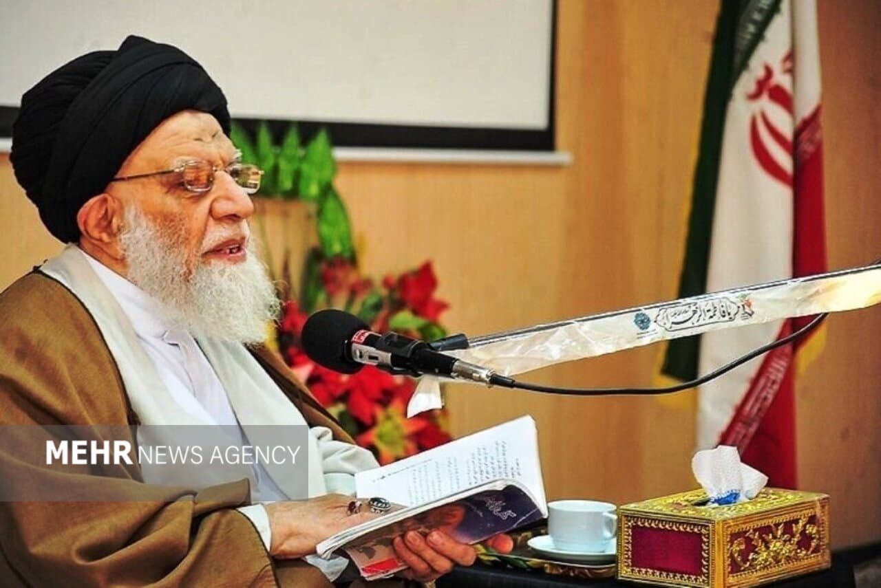 مرگ یک آخوند: وقتی نظام خودش را تمجید می‌کند